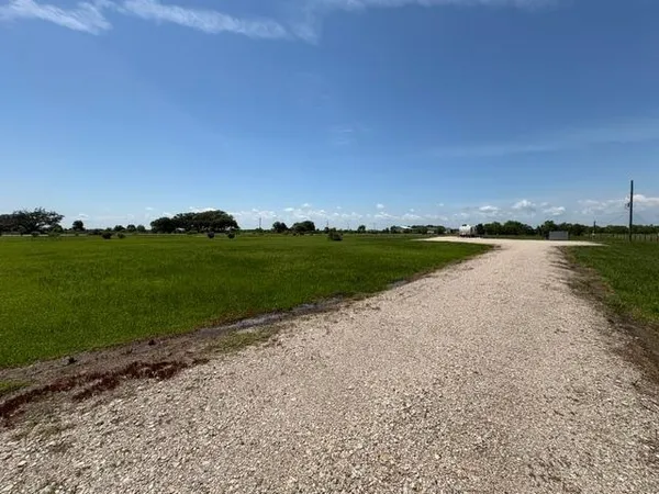 $84,900 | 19615 Big Hill Road, Beaumont, TX 77705