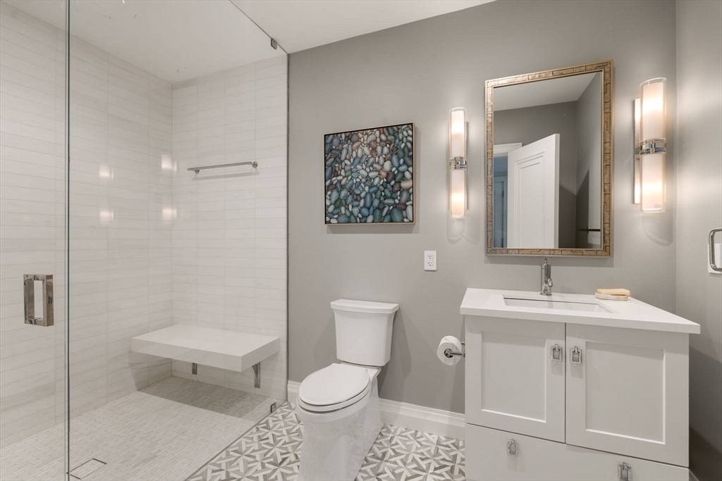401 Beacon Street, Unit PH Boston, MA 02115 - Photo 27 of 35