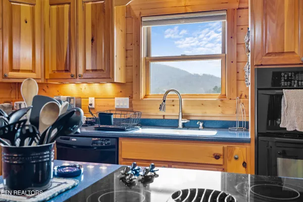 $975,000 | 1184 Fawn Hollow Trail, Townsend, TN 37882