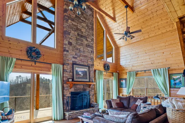 $975,000 | 1184 Fawn Hollow Trail, Townsend, TN 37882