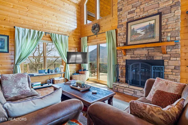 $975,000 | 1184 Fawn Hollow Trail, Townsend, TN 37882