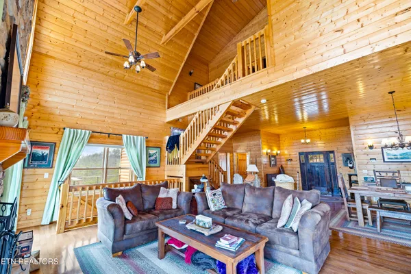 $975,000 | 1184 Fawn Hollow Trail, Townsend, TN 37882