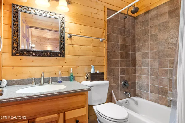 $975,000 | 1184 Fawn Hollow Trail, Townsend, TN 37882