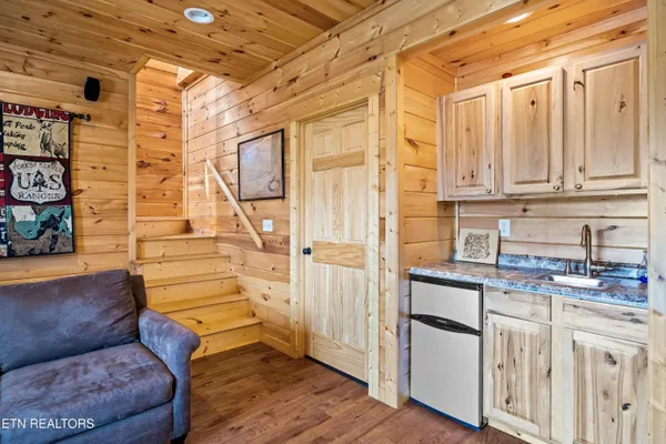 $975,000 | 1184 Fawn Hollow Trail, Townsend, TN 37882