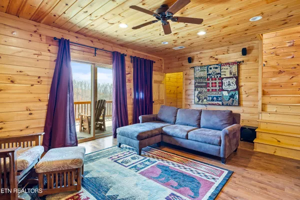 $975,000 | 1184 Fawn Hollow Trail, Townsend, TN 37882