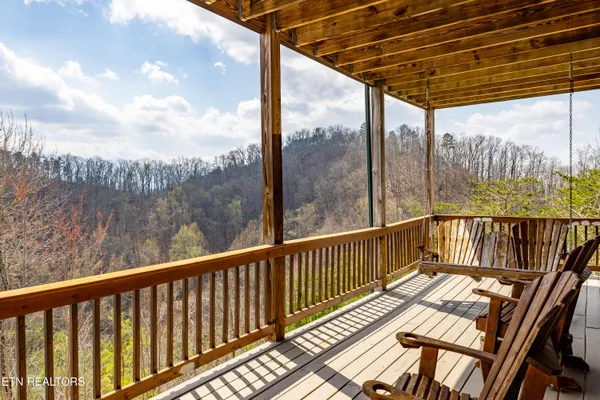 $975,000 | 1184 Fawn Hollow Trail, Townsend, TN 37882