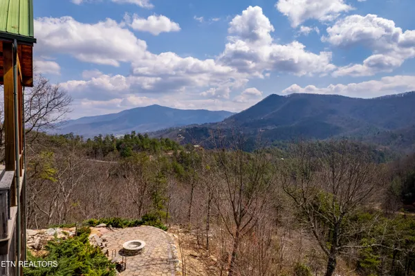 $975,000 | 1184 Fawn Hollow Trail, Townsend, TN 37882