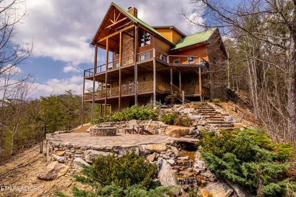 $975,000 | 1184 Fawn Hollow Trail, Townsend, TN 37882