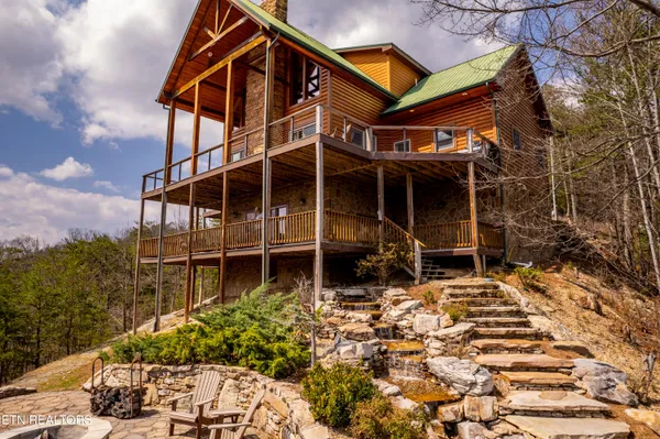 $975,000 | 1184 Fawn Hollow Trail, Townsend, TN 37882