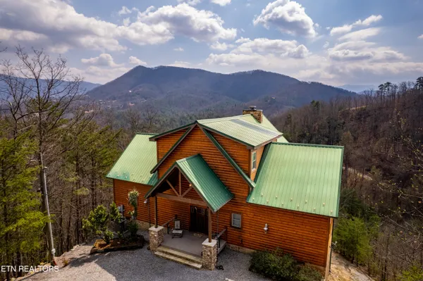 $975,000 | 1184 Fawn Hollow Trail, Townsend, TN 37882