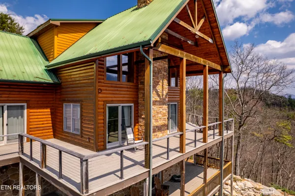 $975,000 | 1184 Fawn Hollow Trail, Townsend, TN 37882