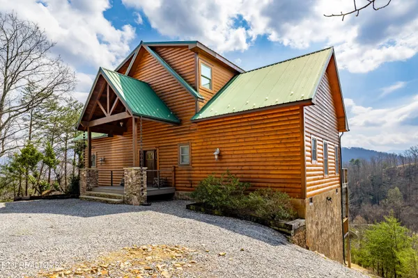 $975,000 | 1184 Fawn Hollow Trail, Townsend, TN 37882