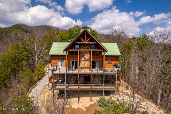 $975,000 | 1184 Fawn Hollow Trail, Townsend, TN 37882
