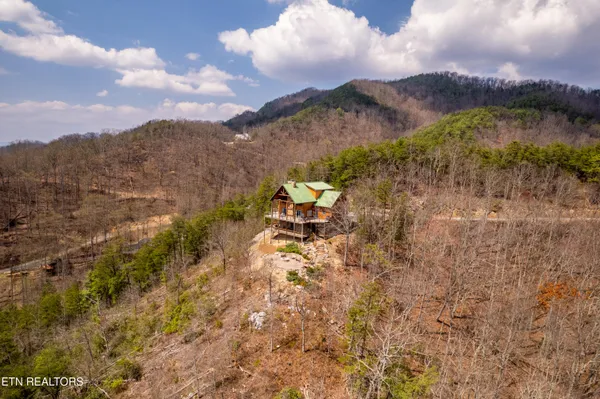 $975,000 | 1184 Fawn Hollow Trail, Townsend, TN 37882