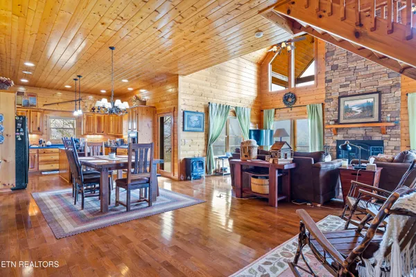 $975,000 | 1184 Fawn Hollow Trail, Townsend, TN 37882