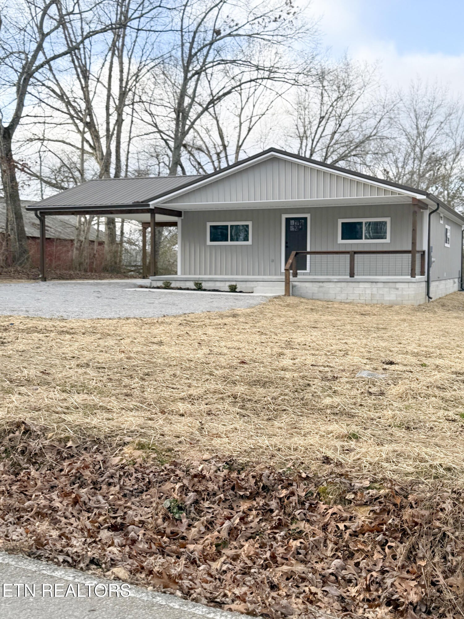 484 Wells Road Crossville, TN 38555 - Photo 3 of 24 Gallery Image 3