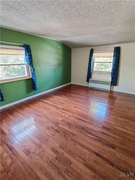 547 Evergreen Street Emmaus, PA 18049 - Photo 23 of 34 Master bedroom