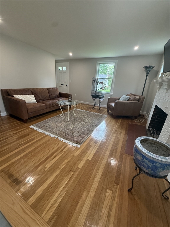 84 Crest Road Lynnfield, MA 01940 - Photo 9 of 11