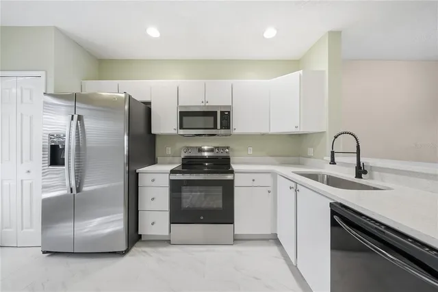 $2,000 | 8530 Hunters Key Circle, Tampa, FL 33647