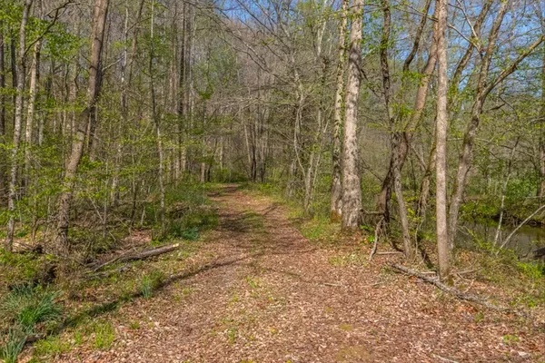 $300,000 | 348 Spring Creek Road, Westpoint, TN 38486