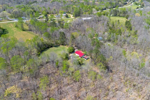 $300,000 | 348 Spring Creek Road, Westpoint, TN 38486