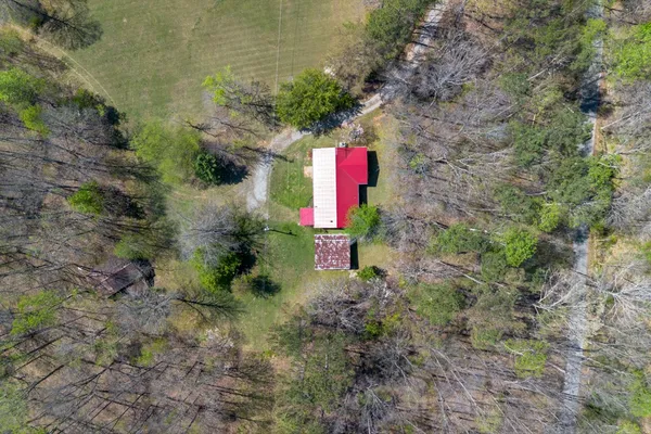 $300,000 | 348 Spring Creek Road, Westpoint, TN 38486
