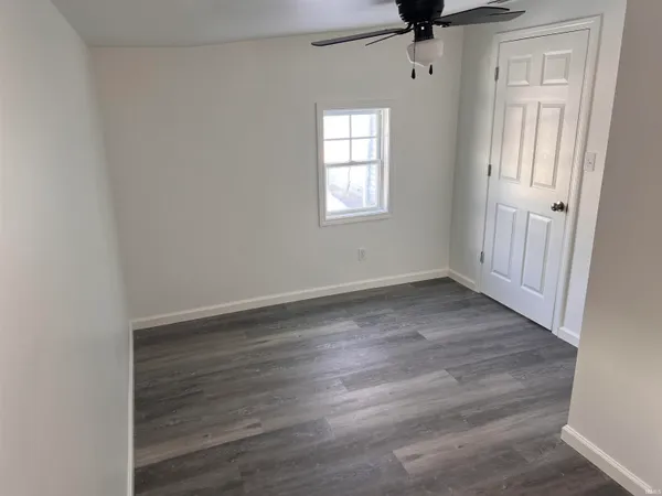 $207,900 | 303 East North Street, Winslow, IN 47598