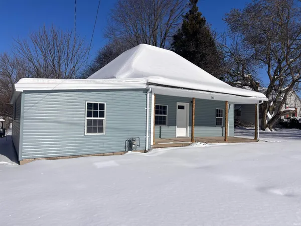$207,900 | 303 East North Street, Winslow, IN 47598