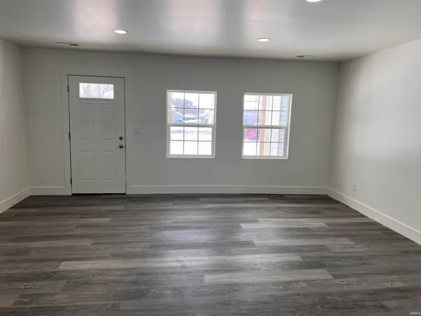 $207,900 | 303 East North Street, Winslow, IN 47598