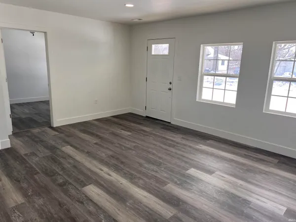 $207,900 | 303 East North Street, Winslow, IN 47598