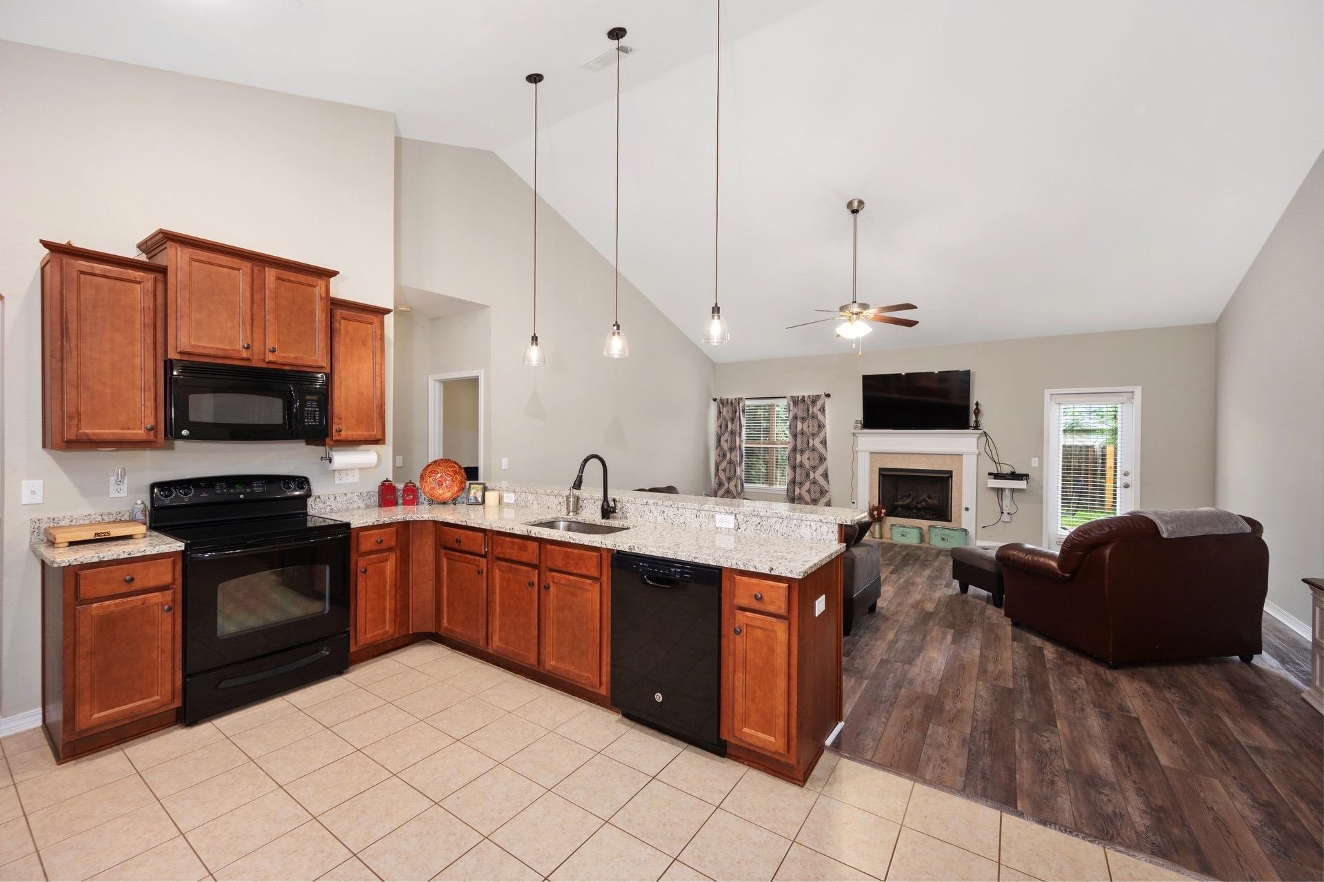 716 Edinburgh Avenue Foley, AL 36535 - Photo 5 of 25