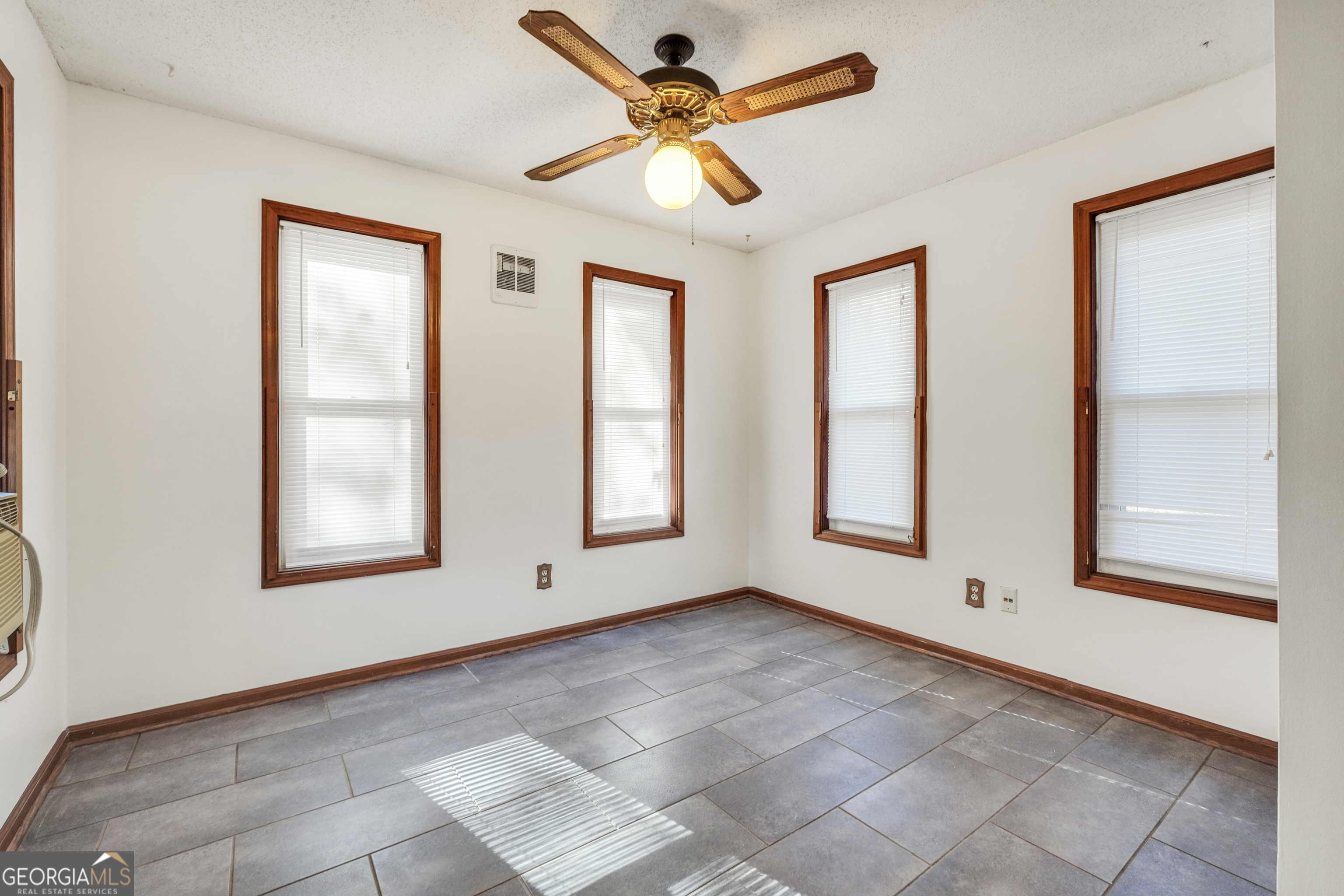 135 Springvalley Way Stockbridge, GA 30281 - Photo 23 of 47