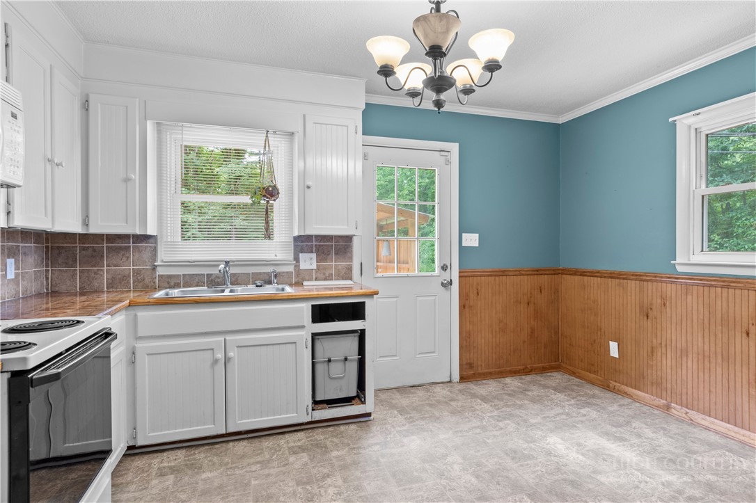 152 Blue Ridge Road State Road, NC 28676 - Photo 11 of 40