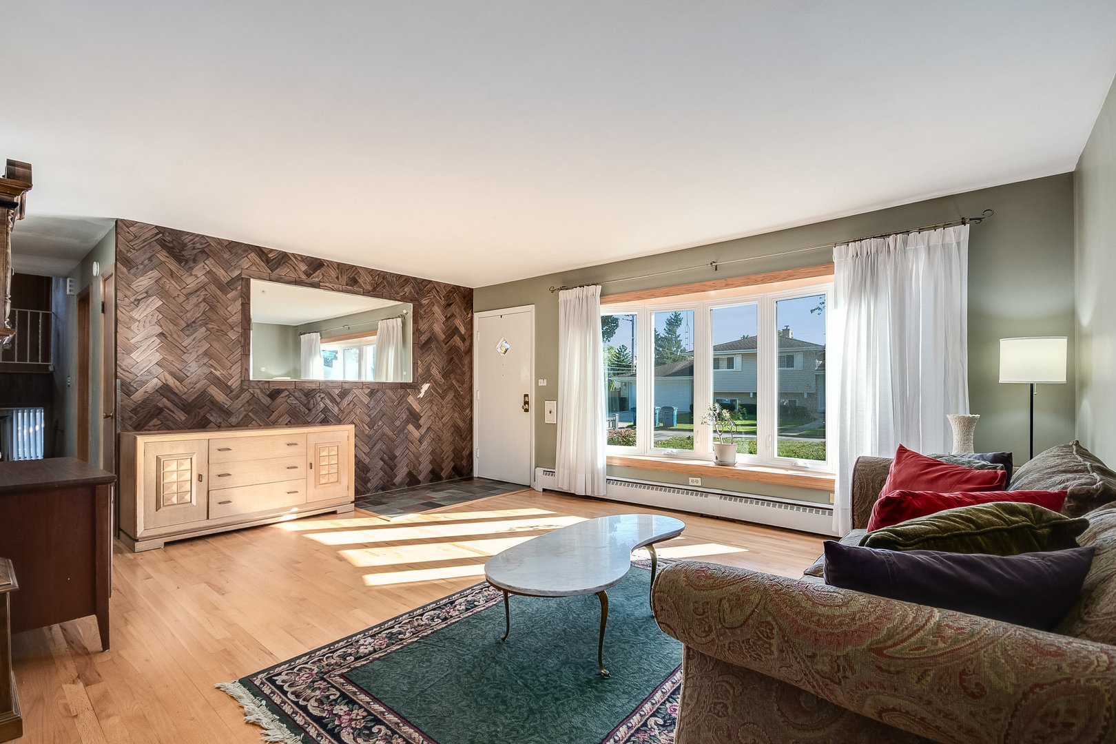 36 South Highview Avenue Addison, IL 60101 - Photo 2 of 21