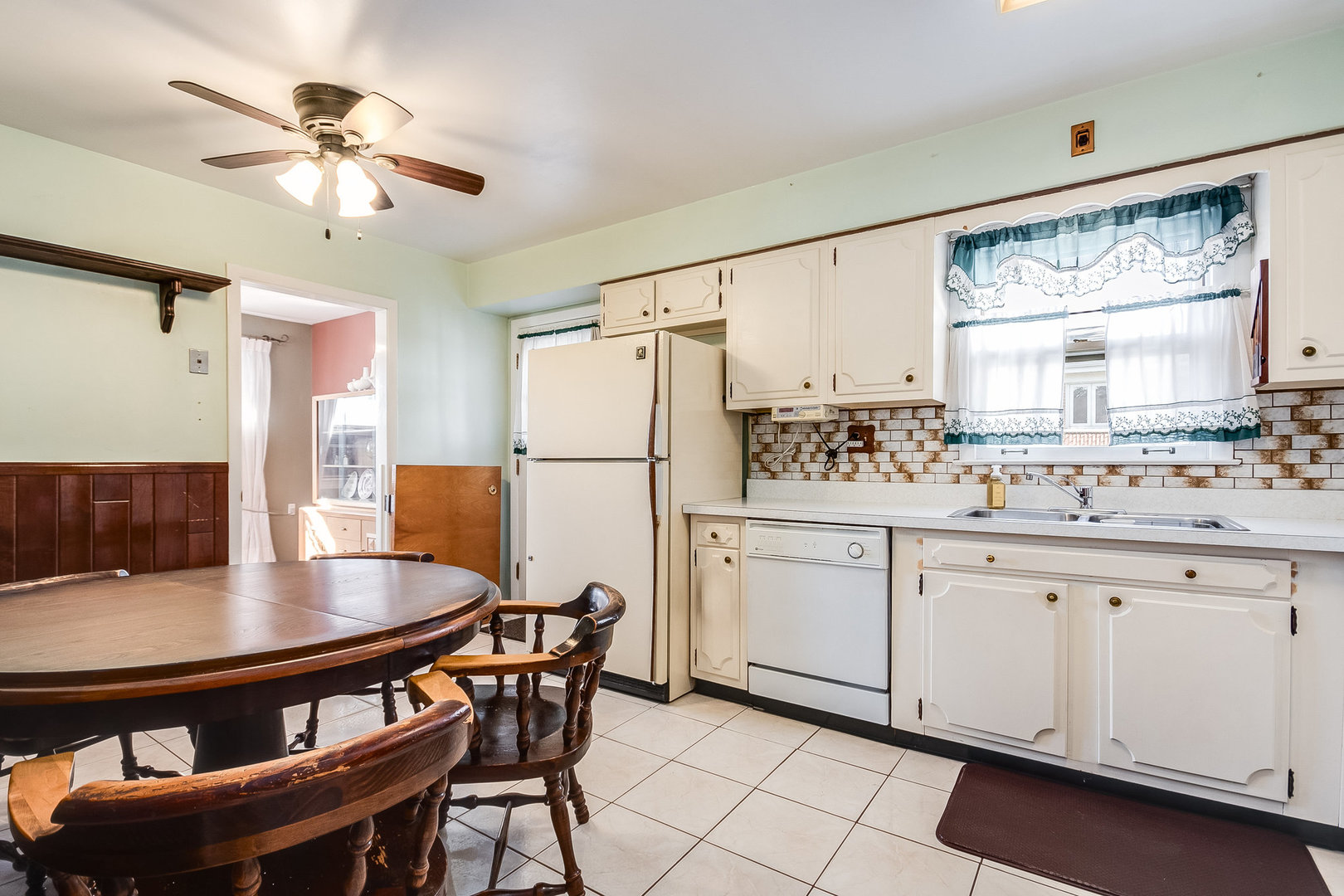 36 South Highview Avenue Addison, IL 60101 - Photo 4 of 21