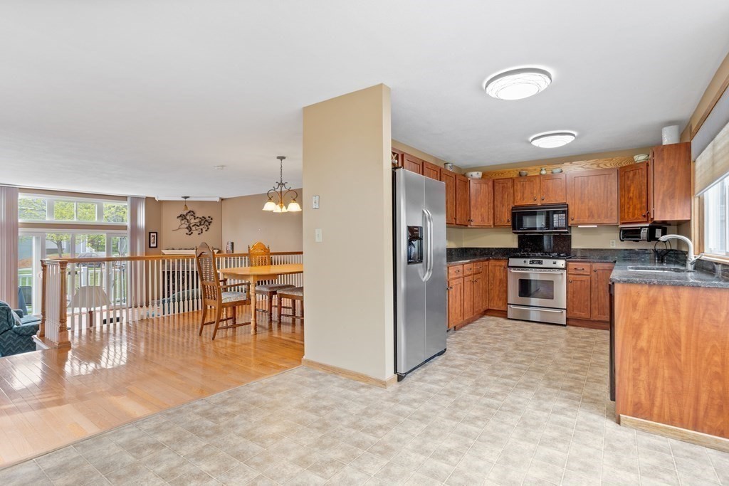 255 North Road, Unit 73 Chelmsford, MA 01824 - Photo 10 of 38