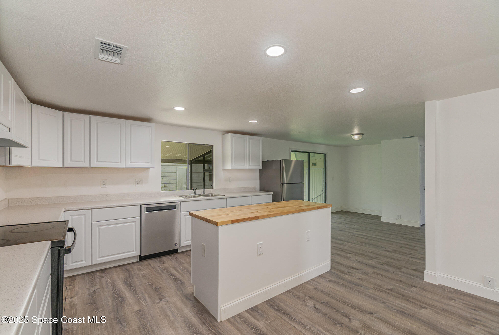 1918 Sago Palm Street Northeast Palm Bay, FL 32905 - Photo 10 of 26 010_dsc04972-edit