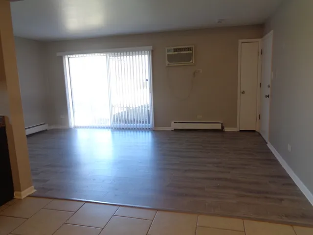 $1,650 | 8149 83rd Place, Unit 2, Justice, IL 60458