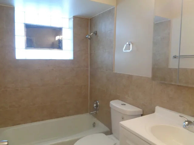 $1,650 | 8149 83rd Place, Unit 2, Justice, IL 60458