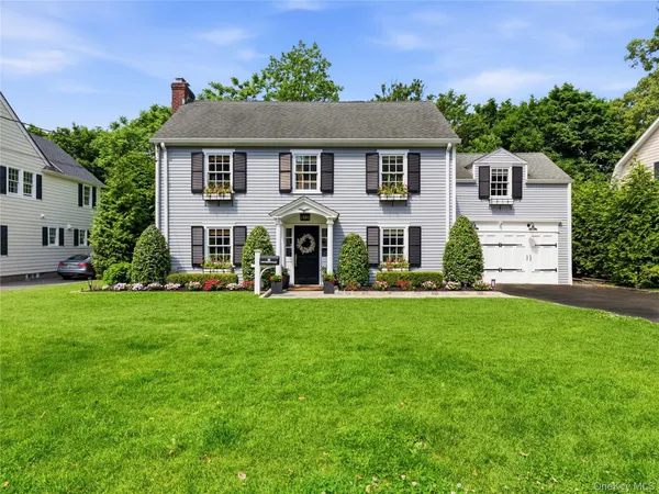 $3,699,000 | 29 Hawthorne Place, Manhasset, NY 11030