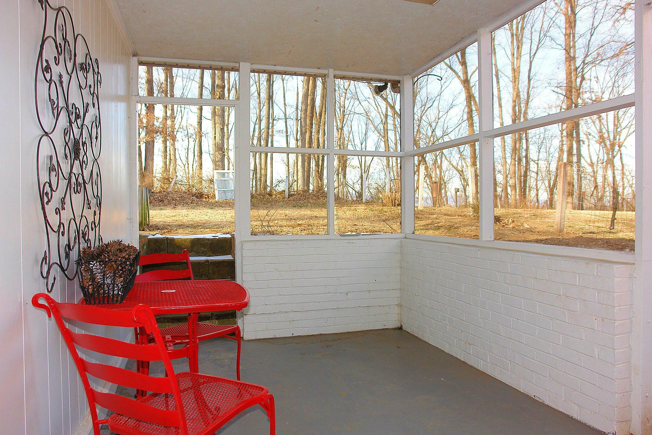 2525 Tillett Road Southwest Roanoke, VA 24015 - Photo 11 of 31 Covered Porch
