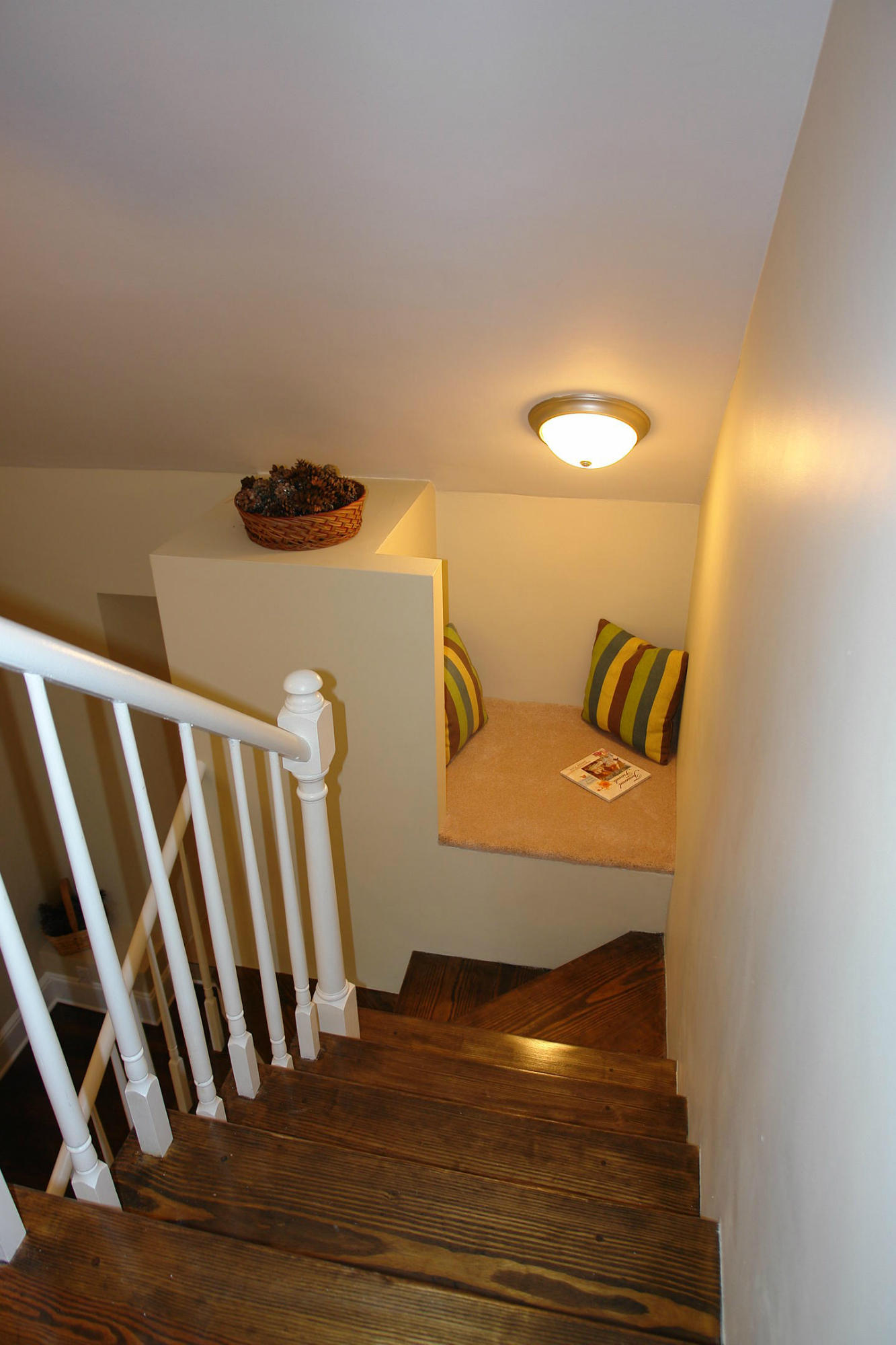 2525 Tillett Road Southwest Roanoke, VA 24015 - Photo 21 of 31 Stairs