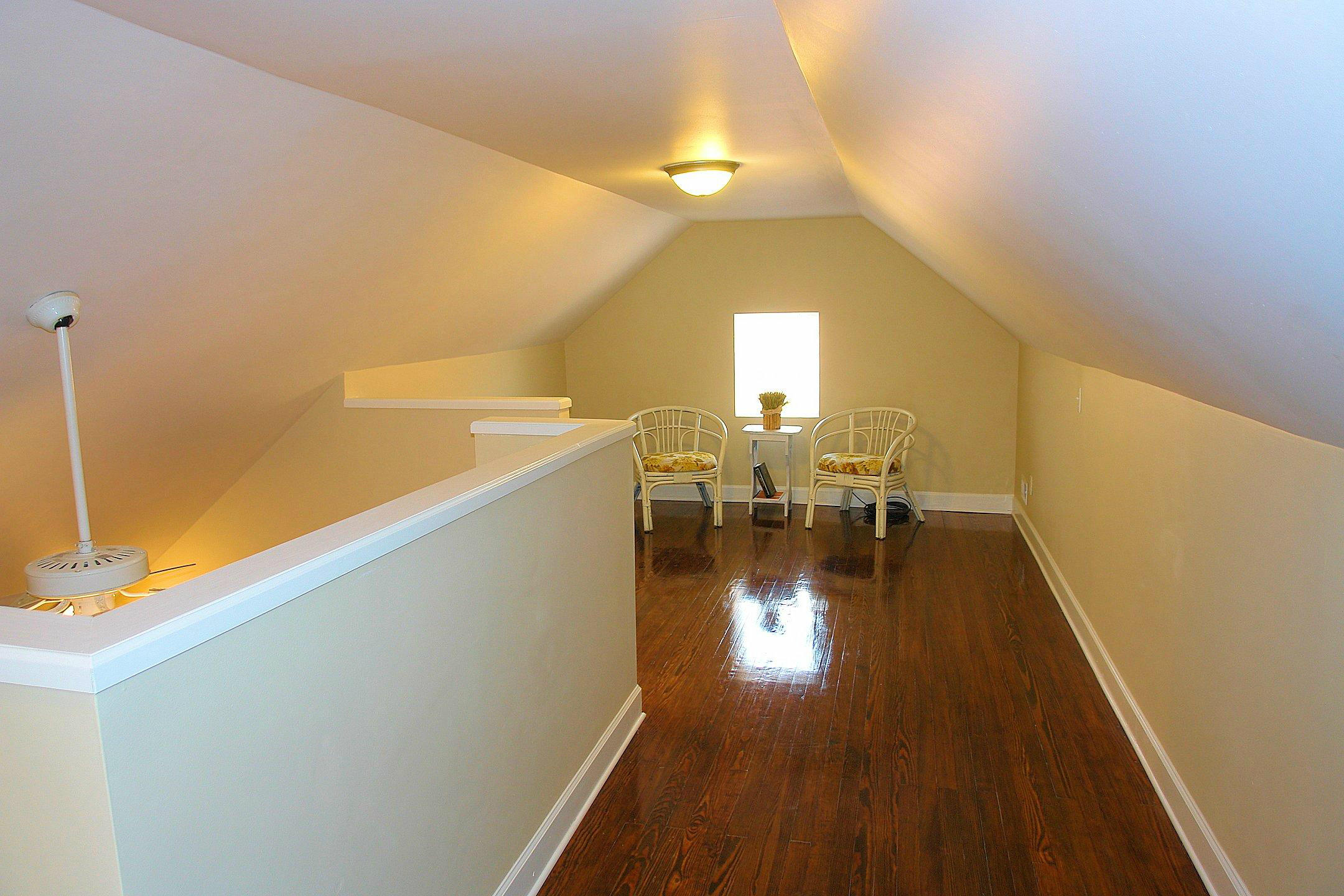 2525 Tillett Road Southwest Roanoke, VA 24015 - Photo 22 of 31 Upstairs bedroom