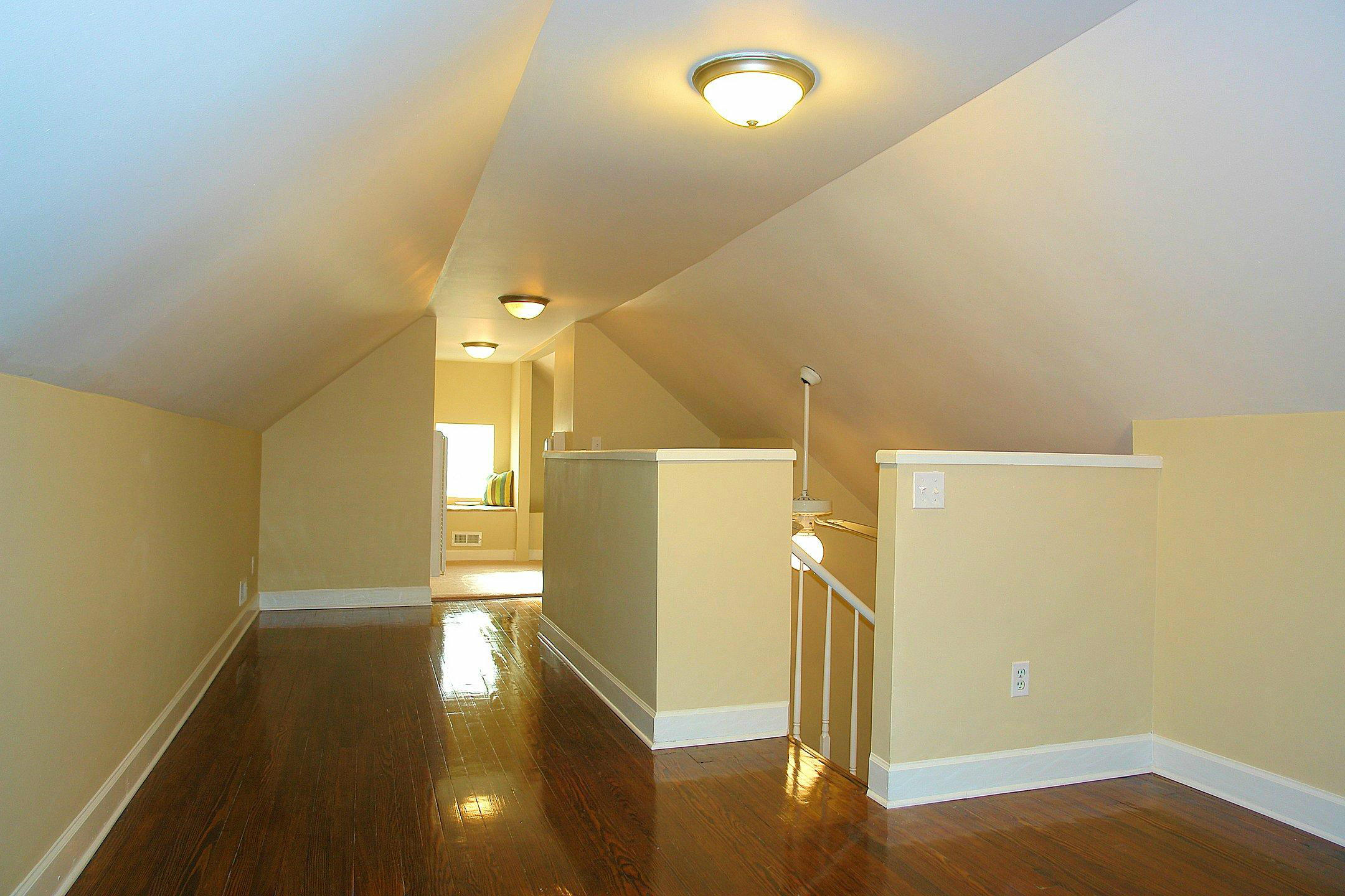 2525 Tillett Road Southwest Roanoke, VA 24015 - Photo 24 of 31 Upstairs