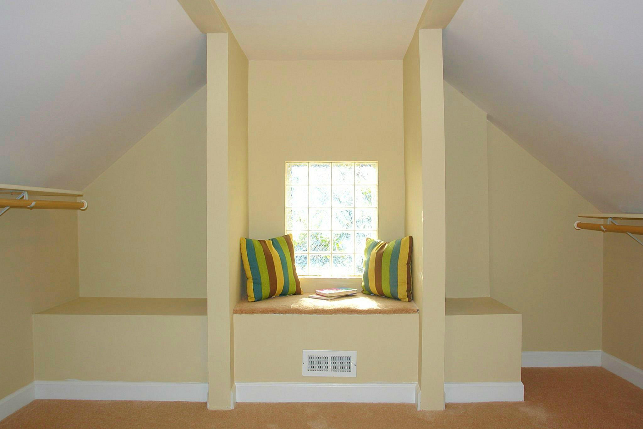 2525 Tillett Road Southwest Roanoke, VA 24015 - Photo 26 of 31 Upstairs Bedroom