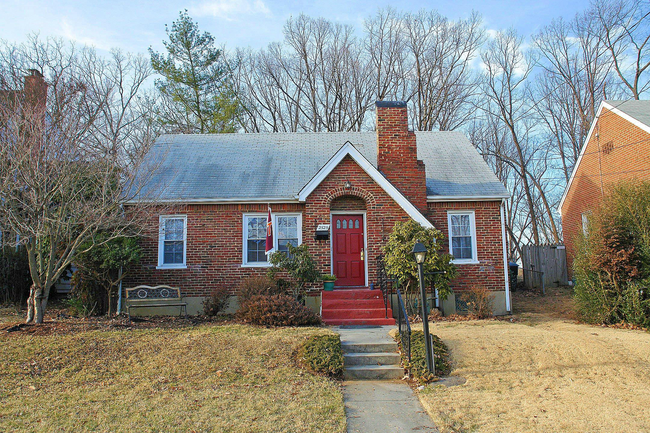 2525 Tillett Road Southwest Roanoke, VA 24015 - Photo 31 of 31 Front