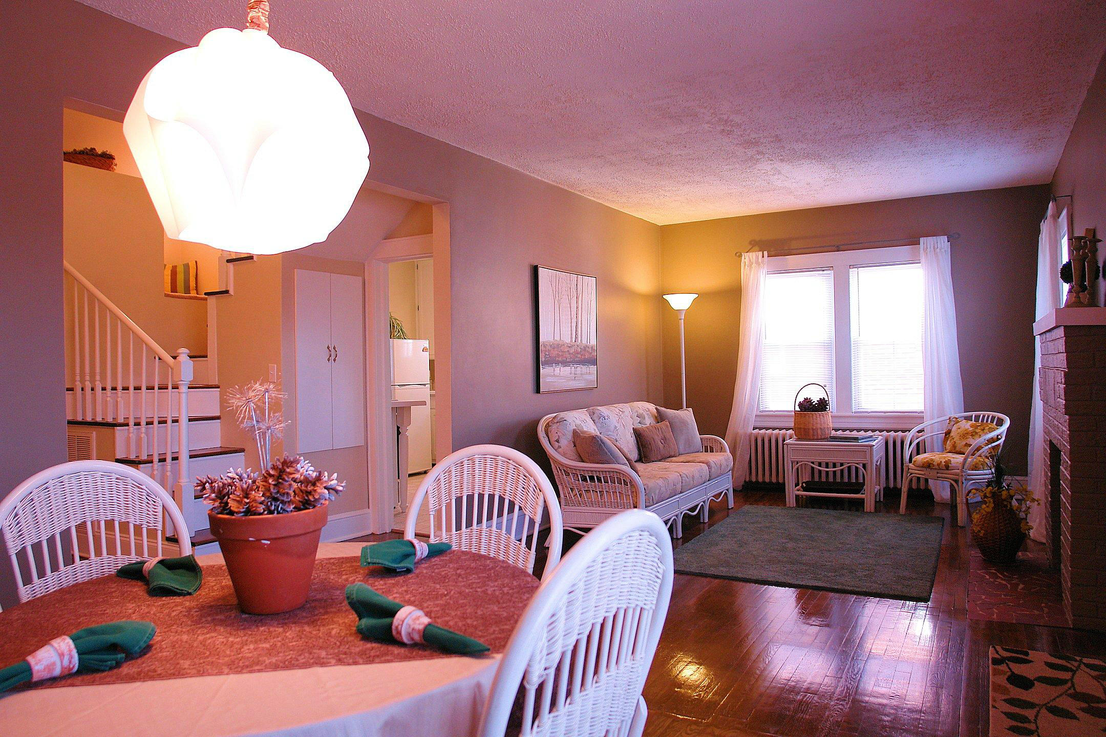 2525 Tillett Road Southwest Roanoke, VA 24015 - Photo 6 of 31 Dining Area to Living Room