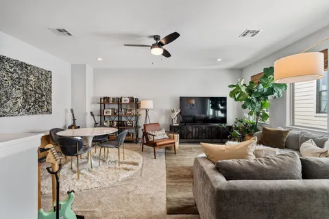$845,000 | 1240 West Bell Street, Houston, TX 77019