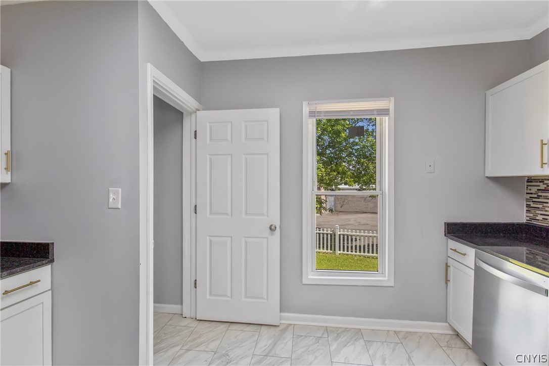 203 Maple Street Syracuse, NY 13210 - Photo 28 of 46
