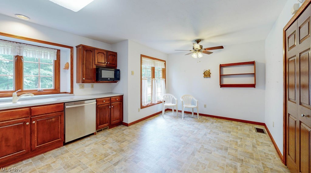 3232 Hamilton Road Medina, OH 44256 - Photo 4 of 12
